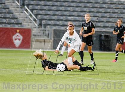 Thumbnail 3 in Mountain Vista vs. Rock Canyon (CHSAA 5A Final) photogallery.