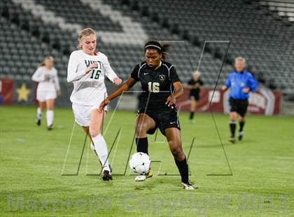 Thumbnail 3 in Mountain Vista vs. Rock Canyon (CHSAA 5A Final) photogallery.