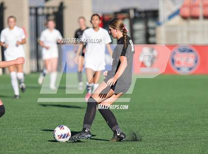 Thumbnail 1 in Syracuse vs. Davis (UHSAA 6A Semi Final) photogallery.