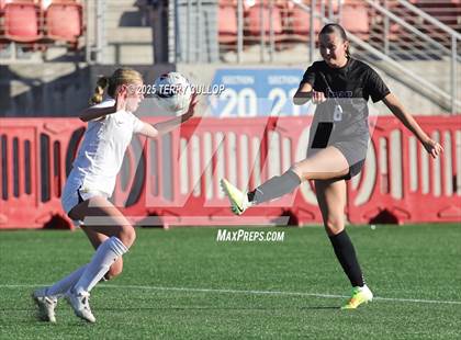 Thumbnail 1 in Syracuse vs. Davis (UHSAA 6A Semi Final) photogallery.