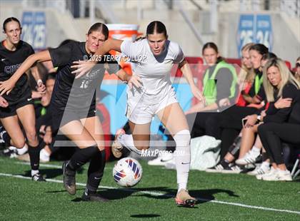 Thumbnail 1 in Syracuse vs. Davis (UHSAA 6A Semi Final) photogallery.