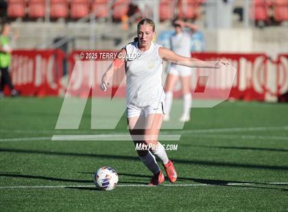 Thumbnail 2 in Syracuse vs. Davis (UHSAA 6A Semi Final) photogallery.