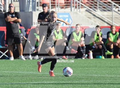 Thumbnail 2 in Syracuse vs. Davis (UHSAA 6A Semi Final) photogallery.