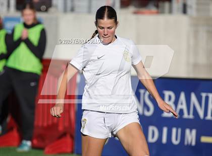 Thumbnail 2 in Syracuse vs. Davis (UHSAA 6A Semi Final) photogallery.