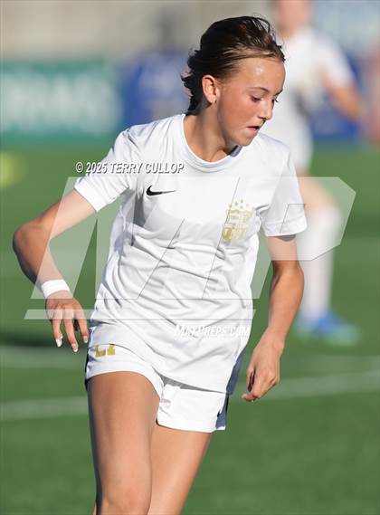 Thumbnail 2 in Syracuse vs. Davis (UHSAA 6A Semi Final) photogallery.