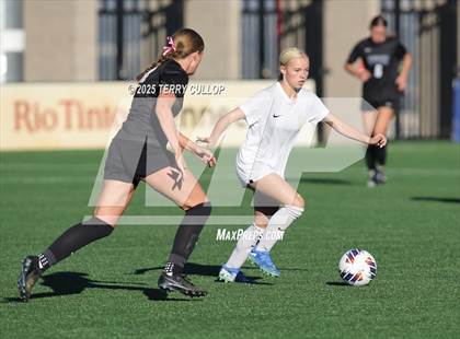 Thumbnail 1 in Syracuse vs. Davis (UHSAA 6A Semi Final) photogallery.