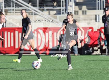 Thumbnail 2 in Syracuse vs. Davis (UHSAA 6A Semi Final) photogallery.