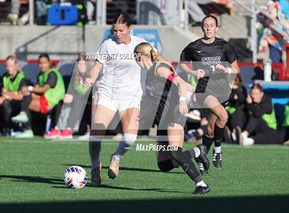 Thumbnail 2 in Syracuse vs. Davis (UHSAA 6A Semi Final) photogallery.