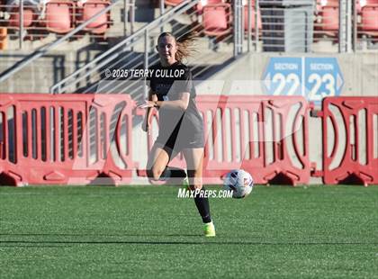 Thumbnail 2 in Syracuse vs. Davis (UHSAA 6A Semi Final) photogallery.