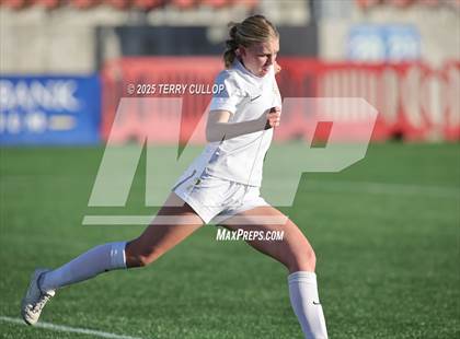 Thumbnail 3 in Syracuse vs. Davis (UHSAA 6A Semi Final) photogallery.