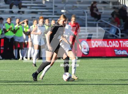 Thumbnail 3 in Syracuse vs. Davis (UHSAA 6A Semi Final) photogallery.