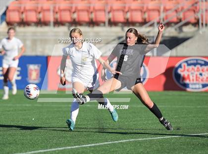 Thumbnail 1 in Syracuse vs. Davis (UHSAA 6A Semi Final) photogallery.