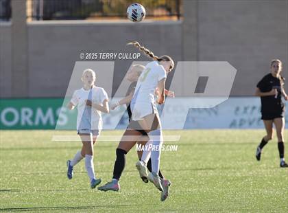 Thumbnail 2 in Syracuse vs. Davis (UHSAA 6A Semi Final) photogallery.