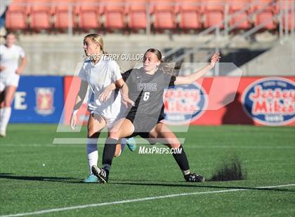 Thumbnail 3 in Syracuse vs. Davis (UHSAA 6A Semi Final) photogallery.