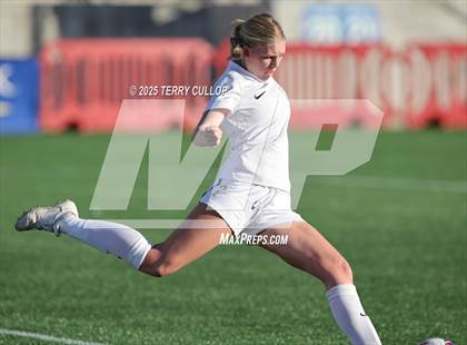 Thumbnail 1 in Syracuse vs. Davis (UHSAA 6A Semi Final) photogallery.