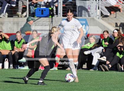 Thumbnail 1 in Syracuse vs. Davis (UHSAA 6A Semi Final) photogallery.