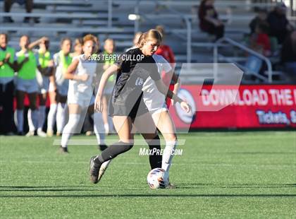 Thumbnail 1 in Syracuse vs. Davis (UHSAA 6A Semi Final) photogallery.