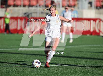 Thumbnail 3 in Syracuse vs. Davis (UHSAA 6A Semi Final) photogallery.