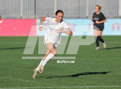 Thumbnail 2 in Syracuse vs. Davis (UHSAA 6A Semi Final) photogallery.