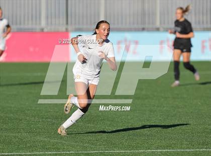 Thumbnail 1 in Syracuse vs. Davis (UHSAA 6A Semi Final) photogallery.