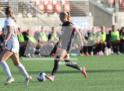 Thumbnail 2 in Syracuse vs. Davis (UHSAA 6A Semi Final) photogallery.