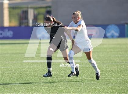 Thumbnail 3 in Syracuse vs. Davis (UHSAA 6A Semi Final) photogallery.