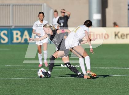 Thumbnail 3 in Syracuse vs. Davis (UHSAA 6A Semi Final) photogallery.