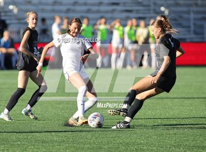Thumbnail 1 in Syracuse vs. Davis (UHSAA 6A Semi Final) photogallery.