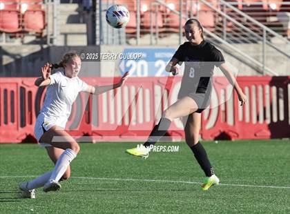Thumbnail 2 in Syracuse vs. Davis (UHSAA 6A Semi Final) photogallery.