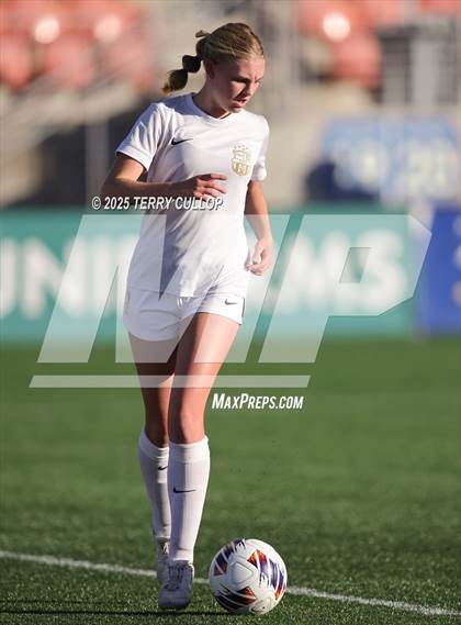 Thumbnail 2 in Syracuse vs. Davis (UHSAA 6A Semi Final) photogallery.