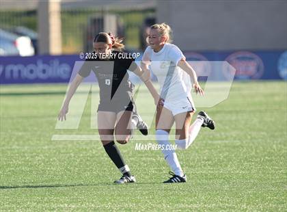 Thumbnail 1 in Syracuse vs. Davis (UHSAA 6A Semi Final) photogallery.