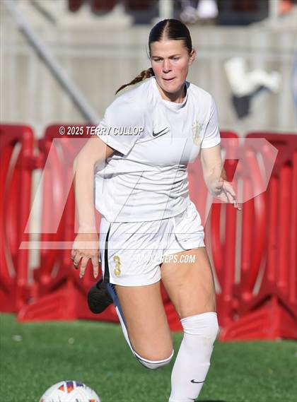Thumbnail 3 in Syracuse vs. Davis (UHSAA 6A Semi Final) photogallery.