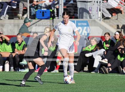 Thumbnail 3 in Syracuse vs. Davis (UHSAA 6A Semi Final) photogallery.