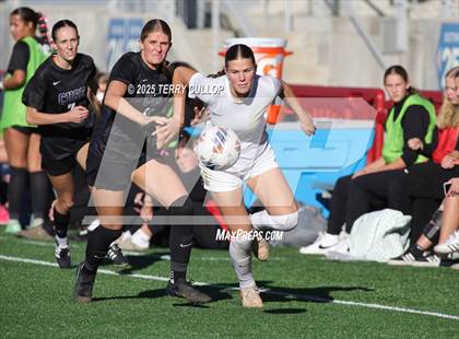 Thumbnail 2 in Syracuse vs. Davis (UHSAA 6A Semi Final) photogallery.