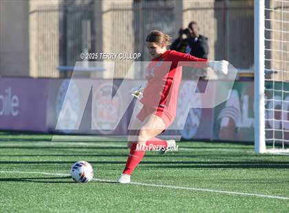 Thumbnail 1 in Syracuse vs. Davis (UHSAA 6A Semi Final) photogallery.