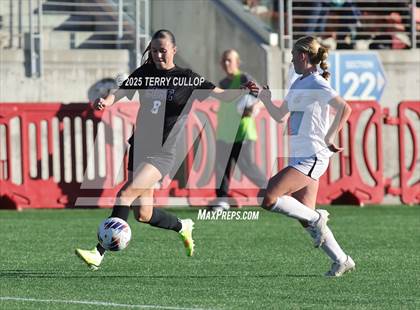 Thumbnail 1 in Syracuse vs. Davis (UHSAA 6A Semi Final) photogallery.