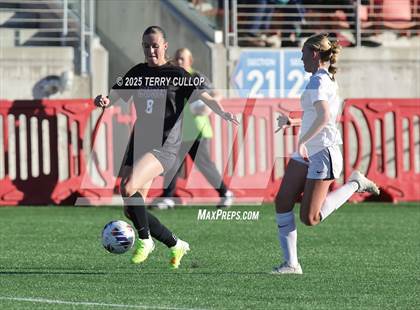 Thumbnail 3 in Syracuse vs. Davis (UHSAA 6A Semi Final) photogallery.