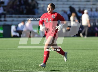 Thumbnail 1 in Syracuse vs. Davis (UHSAA 6A Semi Final) photogallery.