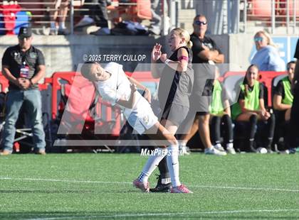 Thumbnail 1 in Syracuse vs. Davis (UHSAA 6A Semi Final) photogallery.