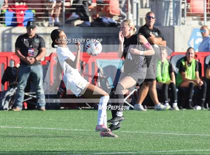 Thumbnail 2 in Syracuse vs. Davis (UHSAA 6A Semi Final) photogallery.