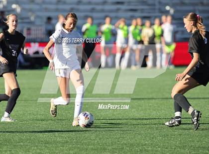 Thumbnail 3 in Syracuse vs. Davis (UHSAA 6A Semi Final) photogallery.