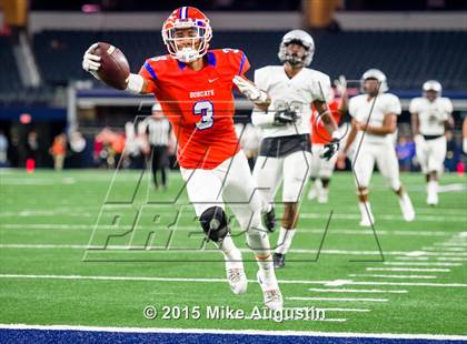Thumbnail 2 in San Angelo Central vs. Guyer (UIL 6A D2 Regional Playoff) photogallery.