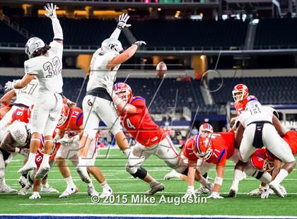 Thumbnail 1 in San Angelo Central vs. Guyer (UIL 6A D2 Regional Playoff) photogallery.