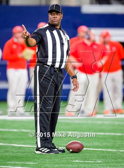 Thumbnail 1 in San Angelo Central vs. Guyer (UIL 6A D2 Regional Playoff) photogallery.