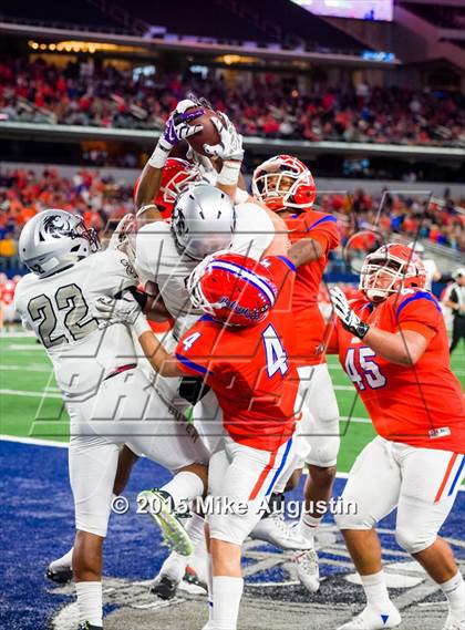 Thumbnail 1 in San Angelo Central vs. Guyer (UIL 6A D2 Regional Playoff) photogallery.