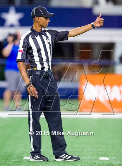 Thumbnail 3 in San Angelo Central vs. Guyer (UIL 6A D2 Regional Playoff) photogallery.