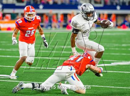 Thumbnail 1 in San Angelo Central vs. Guyer (UIL 6A D2 Regional Playoff) photogallery.
