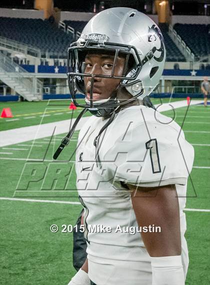 Thumbnail 2 in San Angelo Central vs. Guyer (UIL 6A D2 Regional Playoff) photogallery.