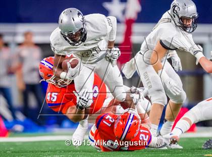 Thumbnail 3 in San Angelo Central vs. Guyer (UIL 6A D2 Regional Playoff) photogallery.