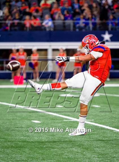 Thumbnail 1 in San Angelo Central vs. Guyer (UIL 6A D2 Regional Playoff) photogallery.